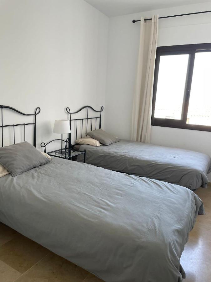 Penthouse Marina La Duquesa Apartment มานิลบา ภายนอก รูปภาพ