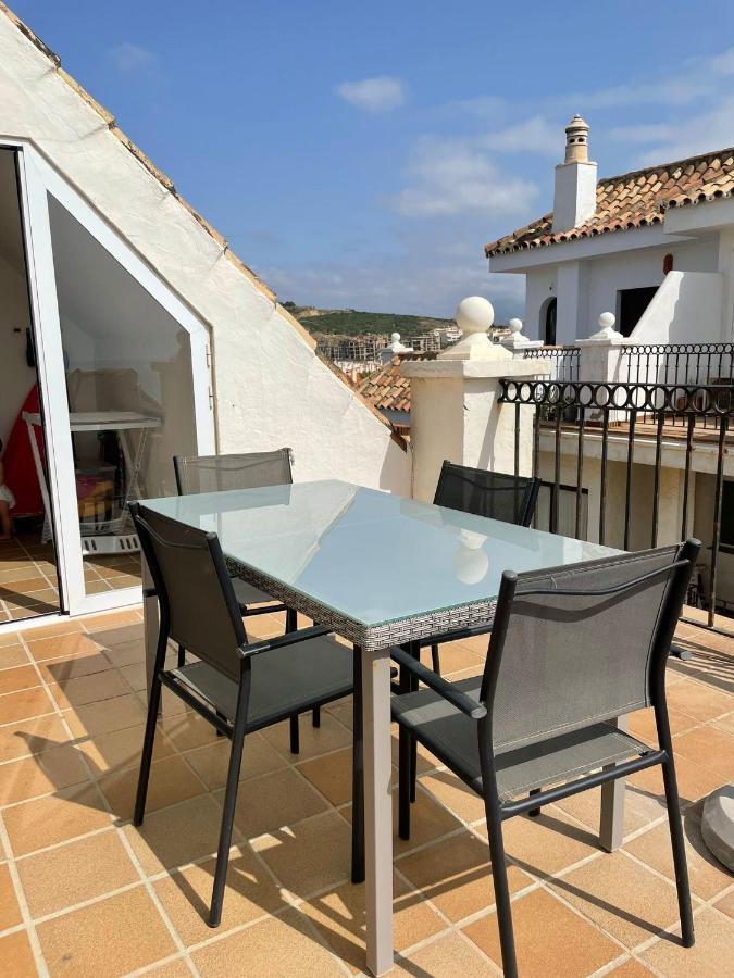 Penthouse Marina La Duquesa Apartment มานิลบา ภายนอก รูปภาพ